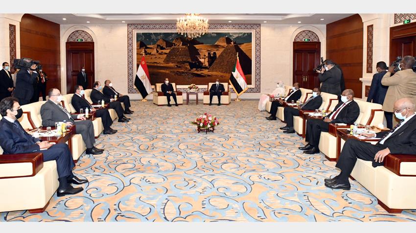 Le Président Al-Sissi rencontre le chef du conseil souverain de transition soudanais