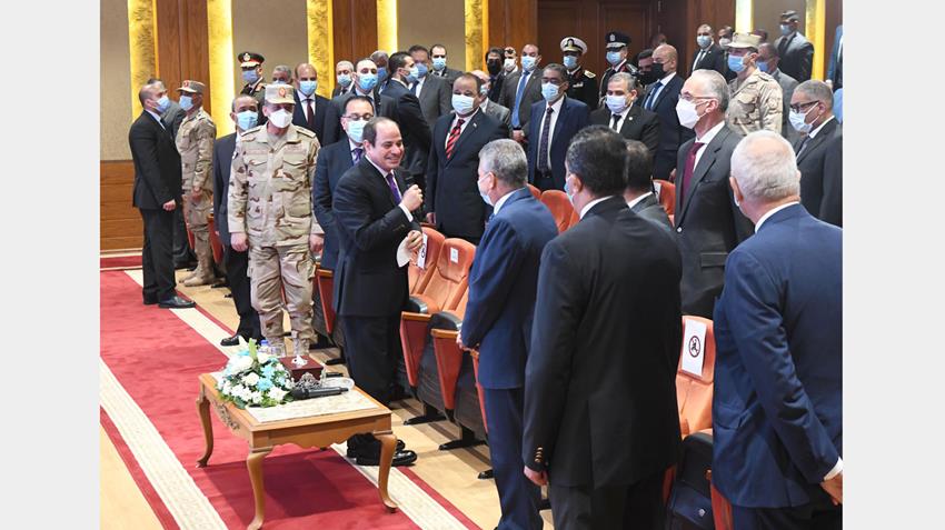 الرئيس عبد الفتاح السيسي يزور هيئة قناة السويس ويتفقد مركز التدريب والمحاكاة