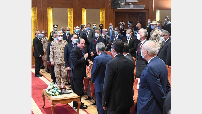 الرئيس عبد الفتاح السيسي يزور هيئة قناة السويس ويتفقد مركز التدريب والمحاكاة