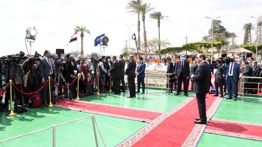 الرئيس عبد الفتاح السيسي يزور هيئة قناة السويس ويتفقد مركز التدريب والمحاكاة
