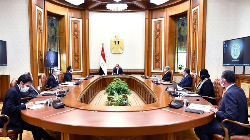 President El-Sisi Follows Upon Government's Efforts to Develop Cement, Iron and Steel Industries