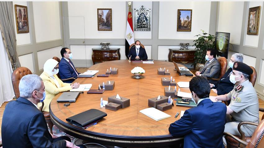 الرئيس عبد الفتاح السيسي يجتمع برئيس مجلس الوزراء وعدد من الوزراء والمسئولين