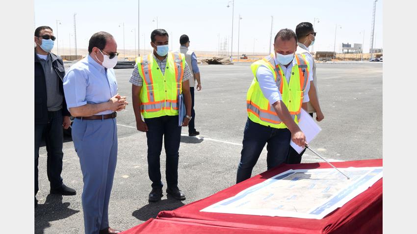 الرئيس عبد الفتاح السيسي يقوم بجولة تفقدية لبعض قطاعات الطريق الدائري الأوسطي 30/4/2021