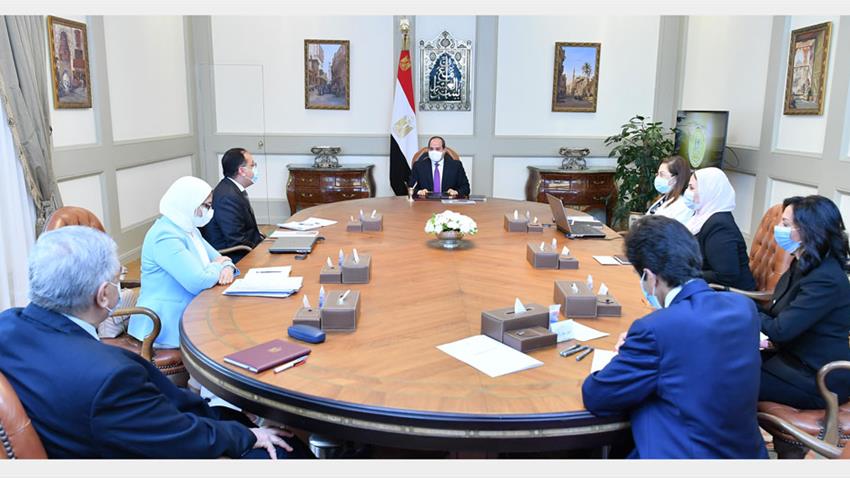 President El-Sisi Meets with PM and Several Ministers and Officials