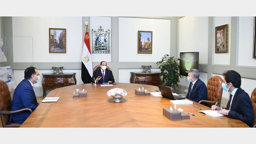 الرئيس عبد الفتاح السيسي يجتمع برئيس مجلس الوزراء ورئيس هيئة قناة السويس