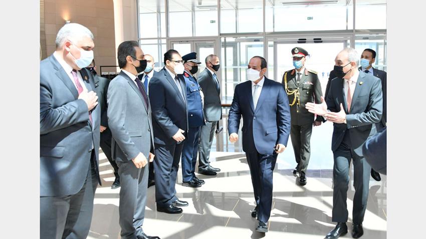 الرئيس عبد الفتاح السيسي يصل إلى مطار أورلي بالعاصمة الفرنسية باريس