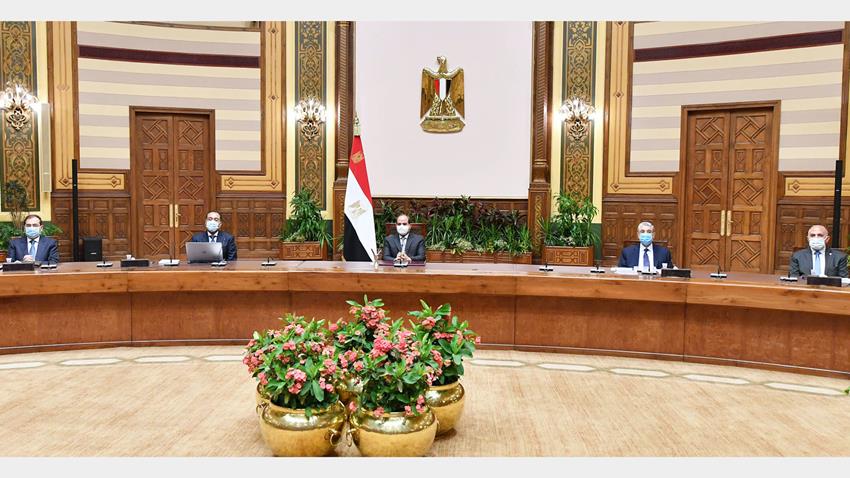الرئيس عبد الفتاح السيسي يجتمع برئيس مجلس الوزراء والمجموعة الوزارية والمسؤولين عن مبادرة حياة كريمة