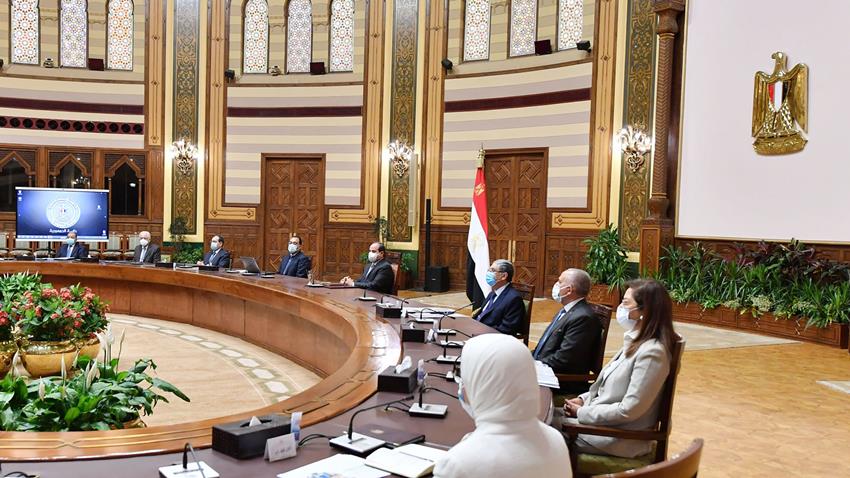 الرئيس عبد الفتاح السيسي يجتمع برئيس مجلس الوزراء والمجموعة الوزارية والمسؤولين عن مبادرة حياة كريمة