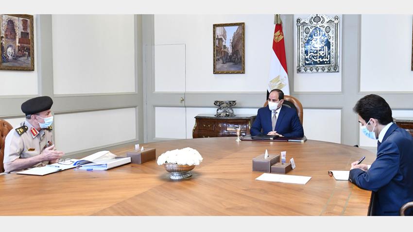 الرئيس عبد الفتاح السيسي يجتمع بمدير عام جهاز مشروعات الخدمة الوطنية للقوات المسلحة