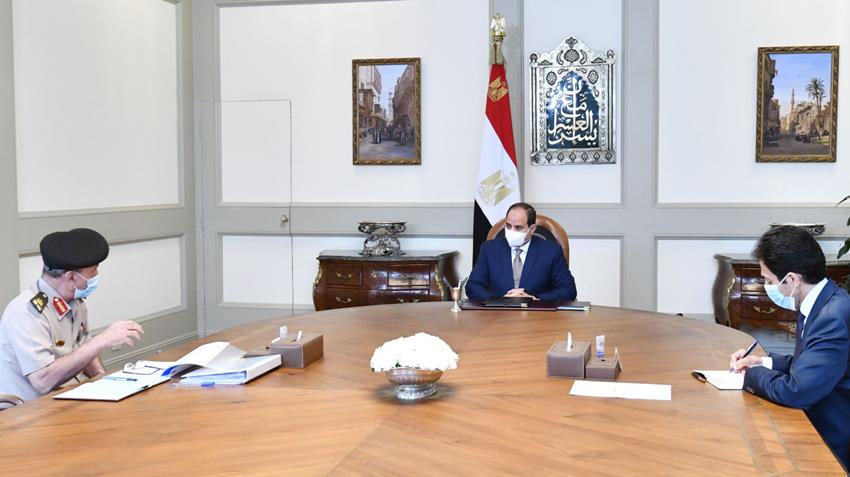 الرئيس عبد الفتاح السيسي يجتمع بمدير عام جهاز مشروعات الخدمة الوطنية للقوات المسلحة