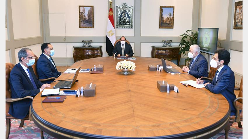 الرئيس عبد الفتاح السيسي يجتمع مع رئيس مجلس الوزراء وعددٍ من السادة الوزراء 3/6/2021