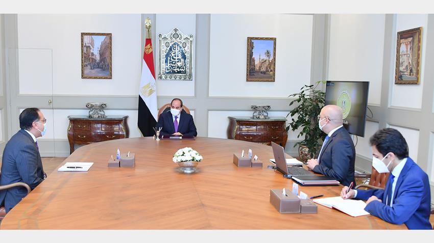 الرئيس عبد الفتاح السيسي يجتمع برئيس مجلس الوزراء ووزير الإسكان والمرافق والمجتمعات العمرانية