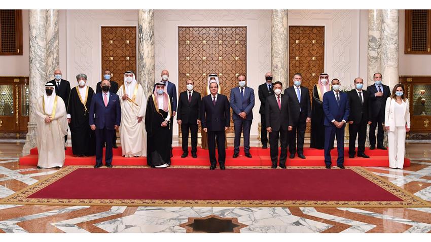 الرئيس عبد الفتاح السيسي يستقبل وزراء ومسئولي الإعلام العرب