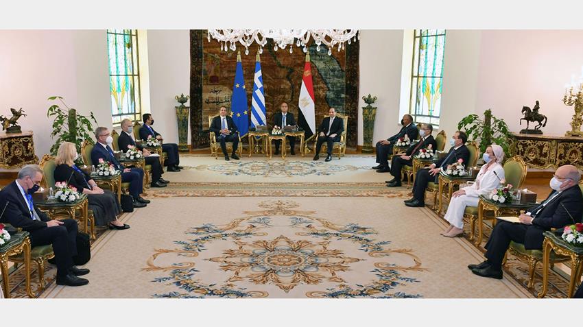 الرئيس عبد الفتاح السيسي يستقبل رئيس وزراء جمهورية اليونان