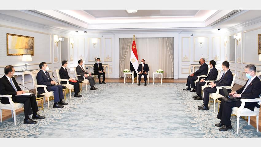 الرئيس عبد الفتاح السيسي يستقبل وزير خارجية جمهورية الصين الشعبية