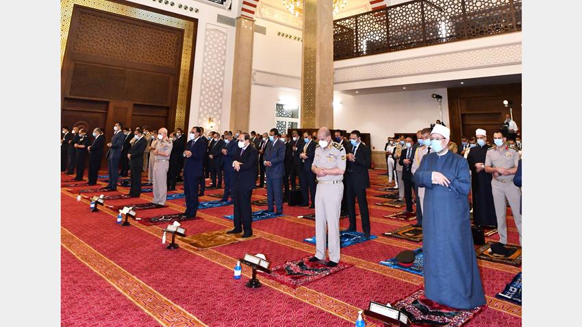 الرئيس عبد الفتاح السيسي يؤدي صلاة عيد الأضحى المبارك بمسجد "مالك الملك" بمدينة العلمين الجديدة  20/7/2021