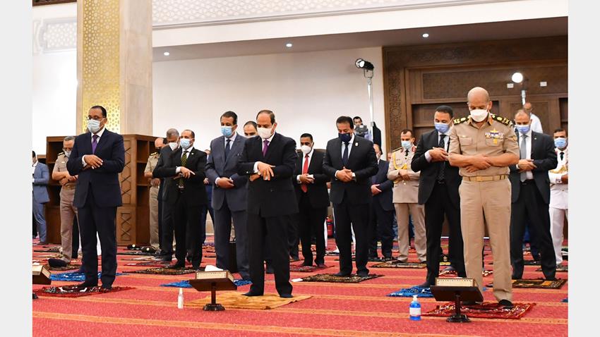 الرئيس عبد الفتاح السيسي يؤدي صلاة عيد الأضحى المبارك بمسجد "مالك الملك" بمدينة العلمين الجديدة  20/7/2021