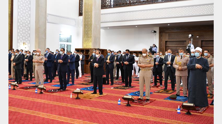 الرئيس عبد الفتاح السيسي يؤدي صلاة عيد الأضحى المبارك بمسجد "مالك الملك" بمدينة العلمين الجديدة  20/7/2021