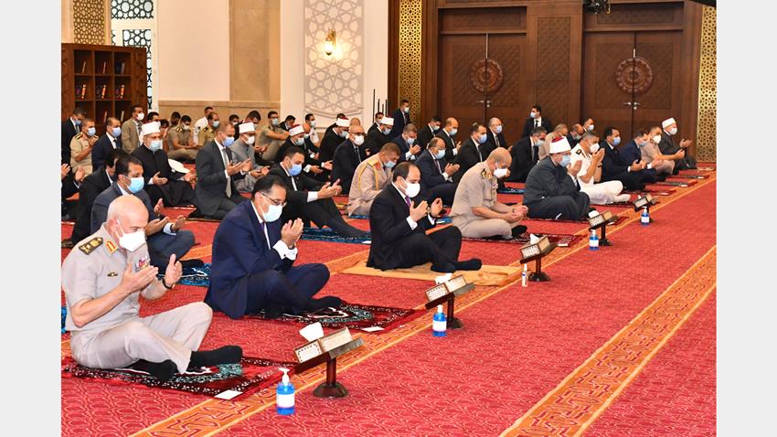 الرئيس عبد الفتاح السيسي يؤدي صلاة عيد الأضحى المبارك بمسجد "مالك الملك" بمدينة العلمين الجديدة  20/7/2021