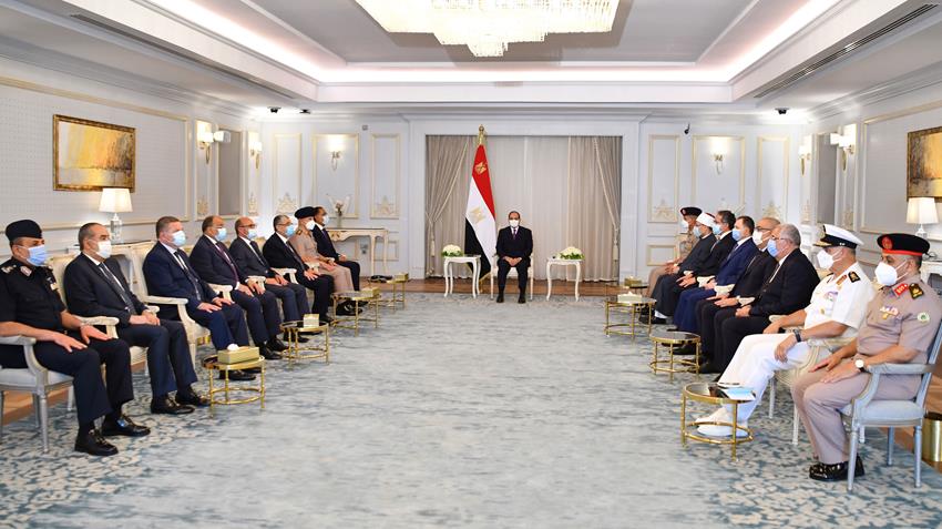 الرئيس عبد الفتاح السيسي يجتمع برئيس مجلس الوزراء وعددًا من السادة الوزراء وكبار رجال الدولة 20/7/2021