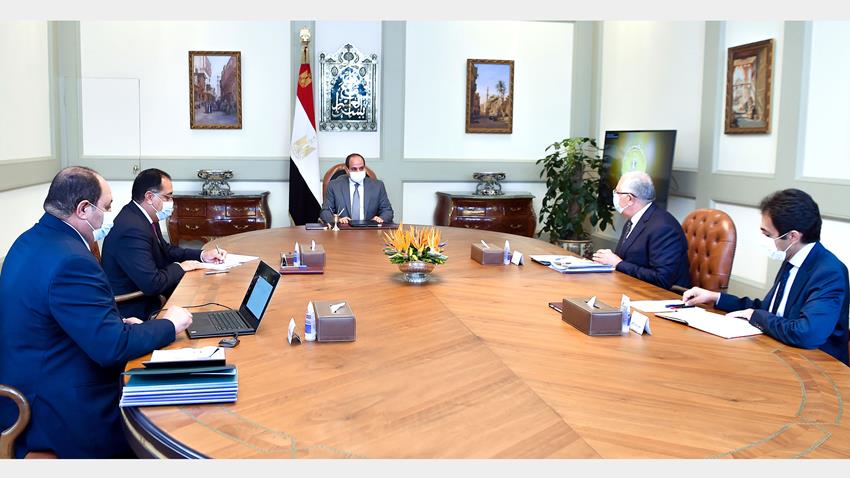 الرئيس عبد الفتاح السيسي يجتمع برئيس مجلس الوزراء ووزير الزراعة وعددًا من المسئولين