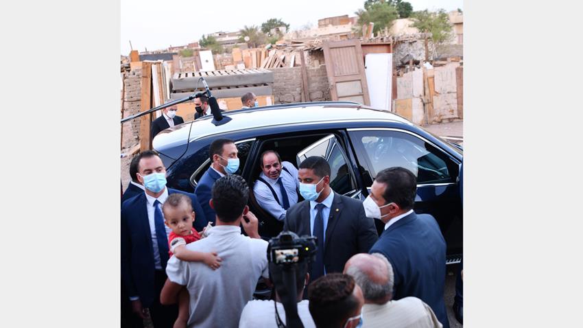 الرئيس عبد الفتاح السيسي يقوم بجولة تفقدية بمنطقة مساكن الرويسات بشرم الشيخ