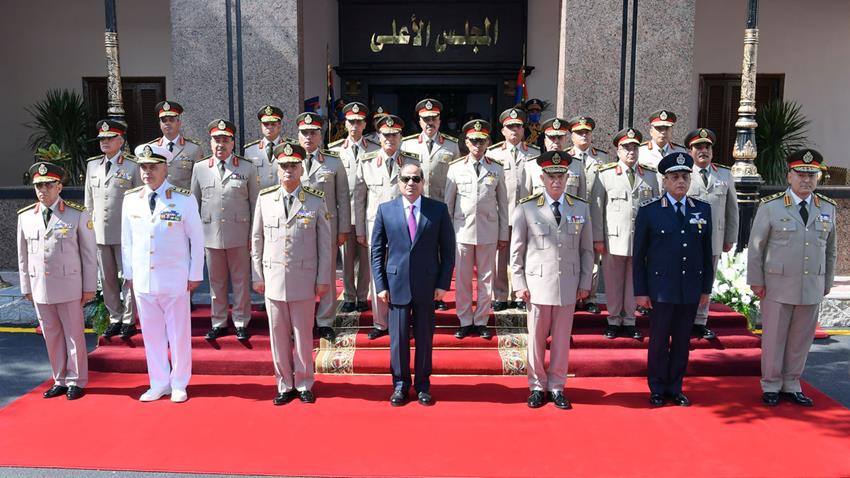 الرئيس عبد الفتاح السيسي يترأس اجتماع القوات المسلحة