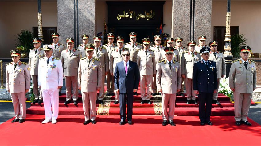الرئيس عبد الفتاح السيسي يترأس اجتماع المجلس الأعلى للقوات المسلحة (1)