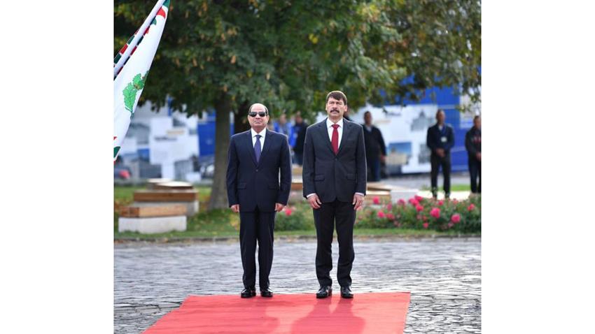 الرئيس عبد الفتاح السيسي يلتقي برئيس جمهورية المجر 12-10-2021