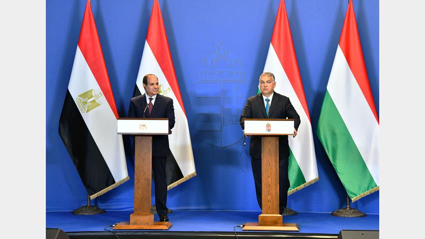 الرئيس عبد الفتاح السيسي يشارك في المؤتمر الصحفي المشترك مع رئيس الوزراء المجري 13/10/2021