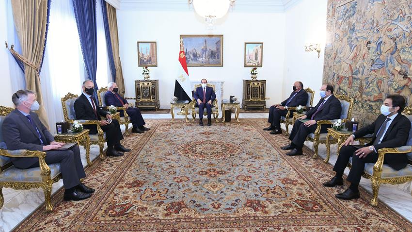 الرئيس عبد الفتاح السيسي يستقبل رئيس لجنة العلاقات الخارجية بمجلس الشيوخ الأمريكي 14-10-2021