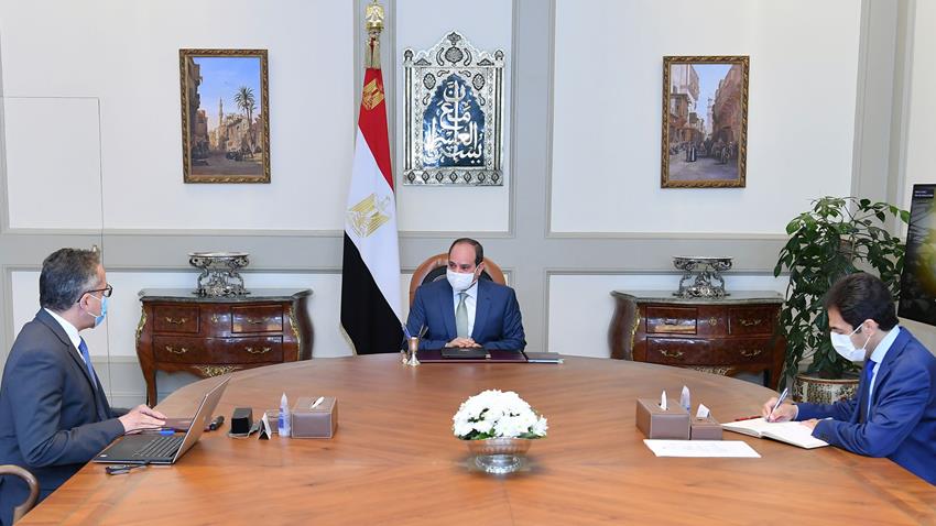 الرئيس عبد الفتاح السيسي يجتمع بوزير السياحة والآثار