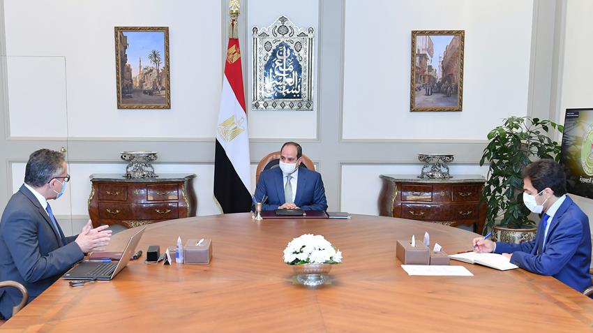 الرئيس عبد الفتاح السيسي يجتمع بوزير السياحة والآثار