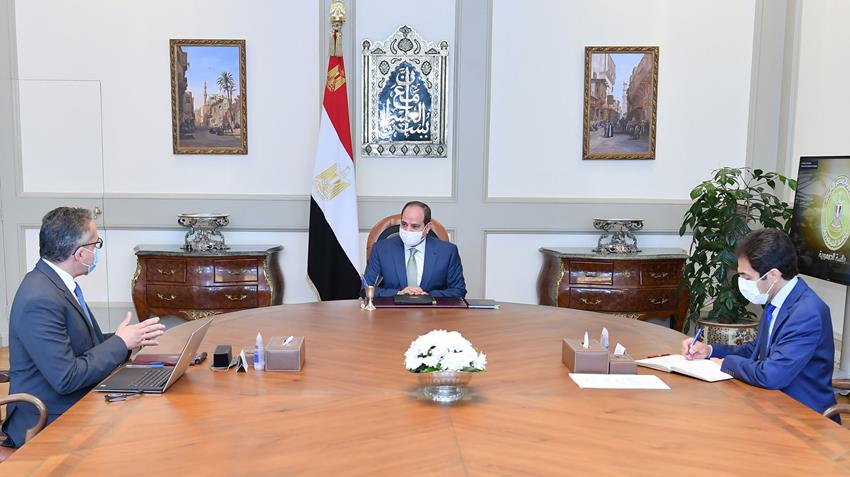 الرئيس عبد الفتاح السيسي يجتمع بوزير السياحة والآثار