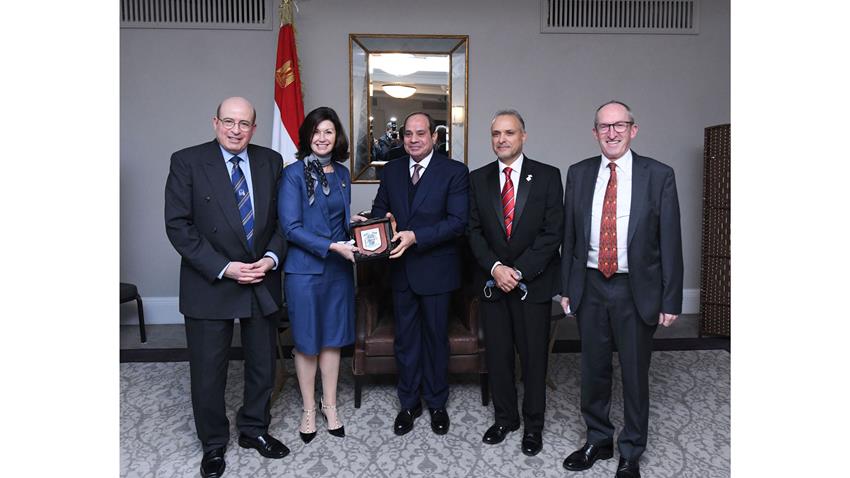 الرئيس عبد الفتاح السيسي يلتقي رئيسة الكلية الملكية البريطانية للأطباء والجراحين 2-11-2021