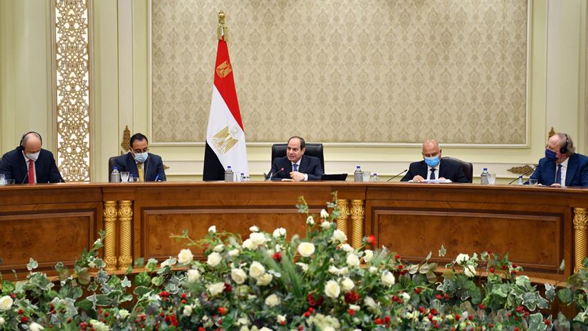 الرئيس عبد الفتاح السيسي يشارك في المائدة المستديرة لمؤتمر النقل الذكي