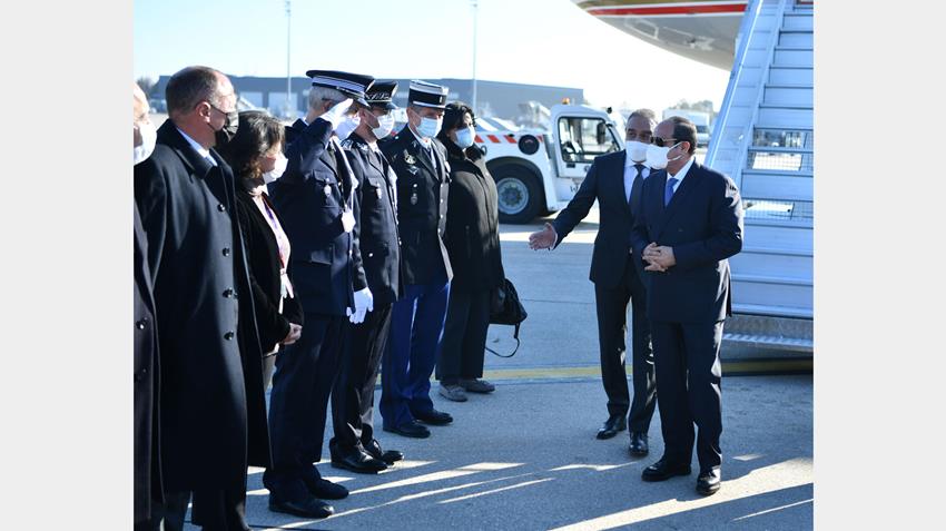 الرئيس عبد الفتاح السيسي يصل إلى مطار شارل ديجول باريس للمشاركة في مؤتمر باريس الدولي حول ليبيا