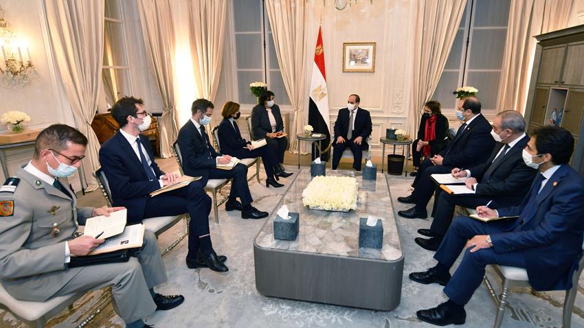 الرئيس عبد الفتاح السيسي يلتقي وزيرة الجيوش الفرنسية بالعاصمة باريس 12/11/2021