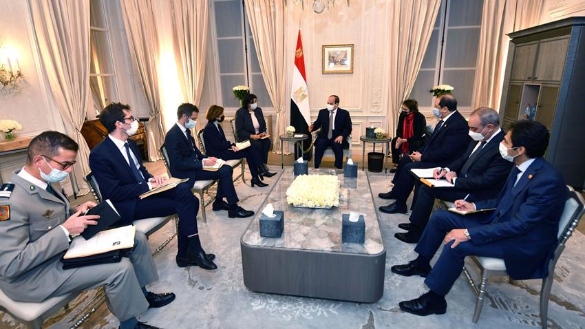 الرئيس عبد الفتاح السيسي يلتقي وزيرة الجيوش الفرنسية بالعاصمة باريس