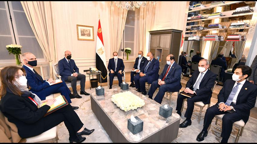 الرئيس عبد الفتاح السيسي يلتقي رئيس المجلس الأوروبي بالعاصمة باريس 12/11/2021