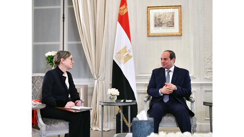 الرئيس عبد الفتاح السيسي يلتقي رئيسة الوزراء التونسية بالعاصمة باريس