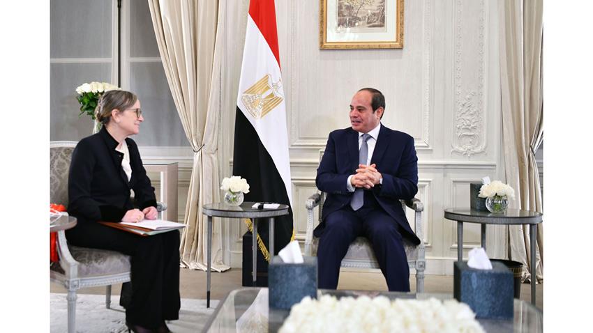 الرئيس عبد الفتاح السيسي يلتقي رئيسة الوزراء التونسية بالعاصمة باريس