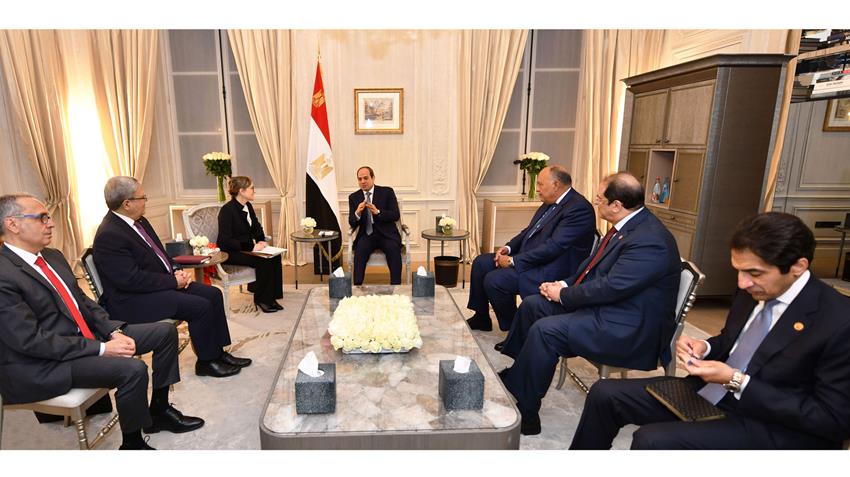 الرئيس عبد الفتاح السيسي يلتقي رئيسة الوزراء التونسية بالعاصمة باريس