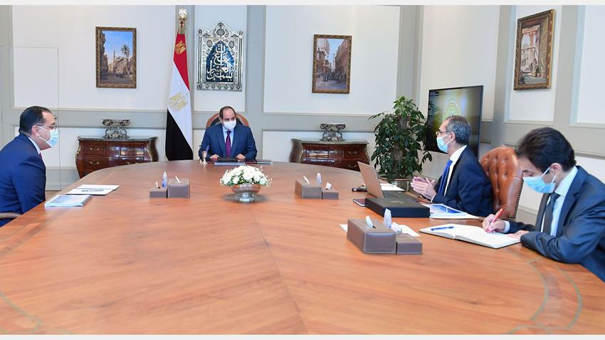 الرئيس عبد الفتاح السيسي يجتمع برئيس مجلس الوزراء ووزير الاتصالات وتكنولوجيا المعلومات 15-11-2021