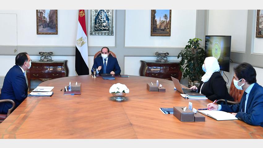 الرئيس عبد الفتاح السيسي يجتمع برئيس مجلس الوزراء ووزيرة التضامن الاجتماعي 28/11/2021