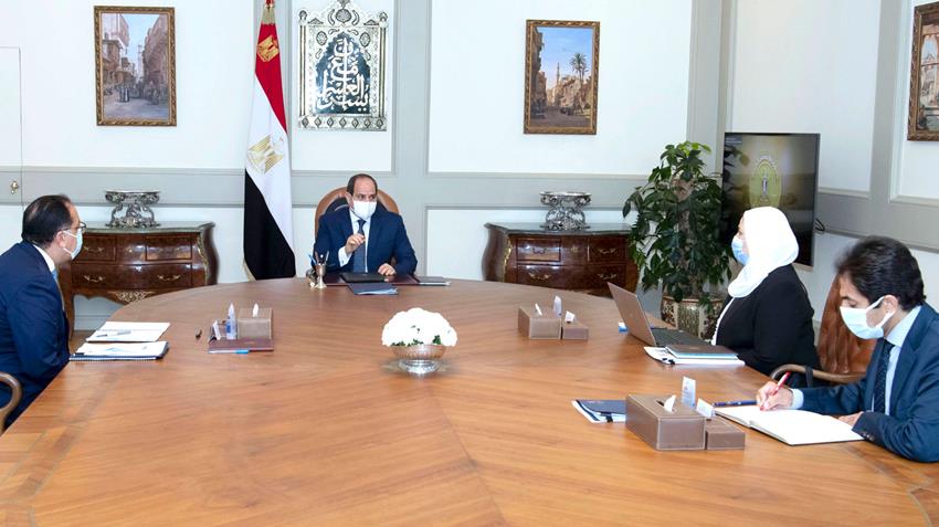 الرئيس عبد الفتاح السيسي يجتمع برئيس مجلس الوزراء ووزيرة التضامن الاجتماعي 28/11/2021