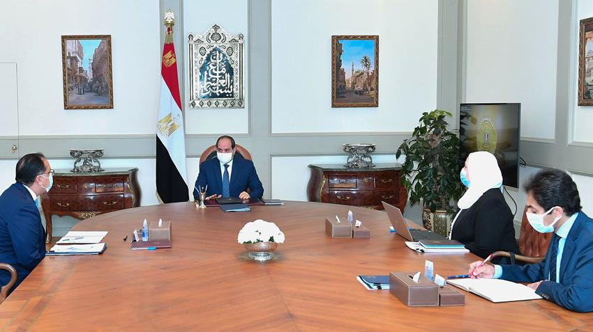 الرئيس عبد الفتاح السيسي يجتمع برئيس مجلس الوزراء ووزيرة التضامن الاجتماعي 28/11/2021