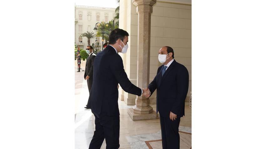 Le Président Al-Sissi accueille le Chef du gouvernement du Royaume d'Espagne