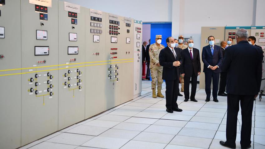 الرئيس عبد الفتاح السيسي يتفقد مجمع بنبان للطاقة الشمسية ويفتتح عدد من مشروعات الكهرباء بالصعيد