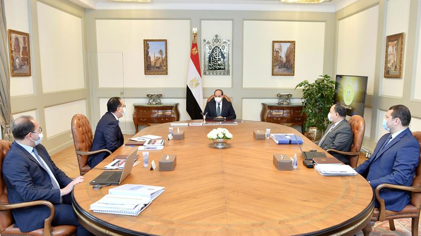الرئيس عبد الفتاح السيسي يجتمع مع رئيس مجلس الوزراء ووزير المالية 18/1/2022